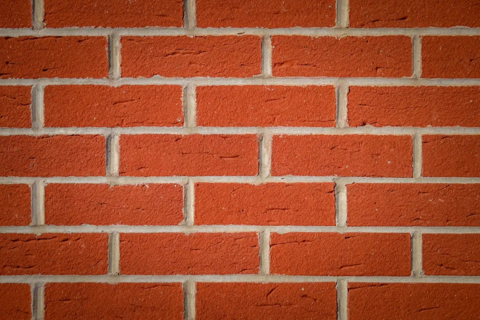 Gạch ống, gạch thẻ, xi măng, cát đá
